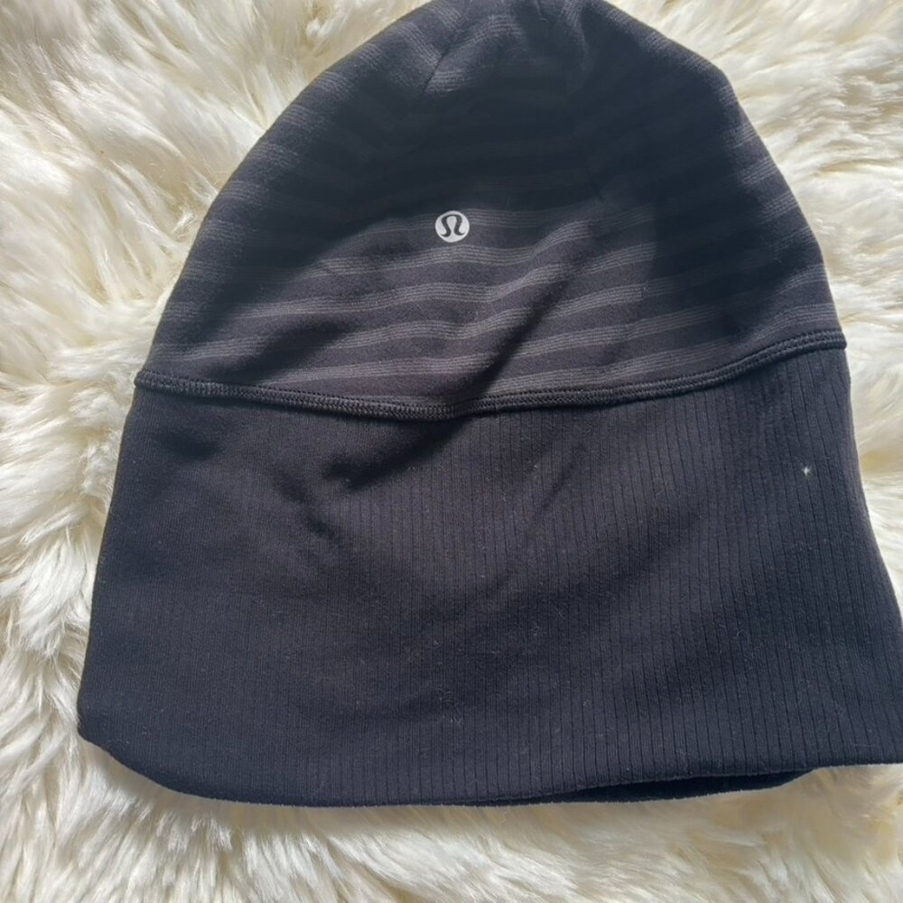 Lululemon beanie hat run with me toque black OS (reversable)